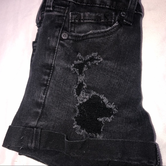 Black Ripped Jean Shorts from Aéropostale - Picture 4 of 5